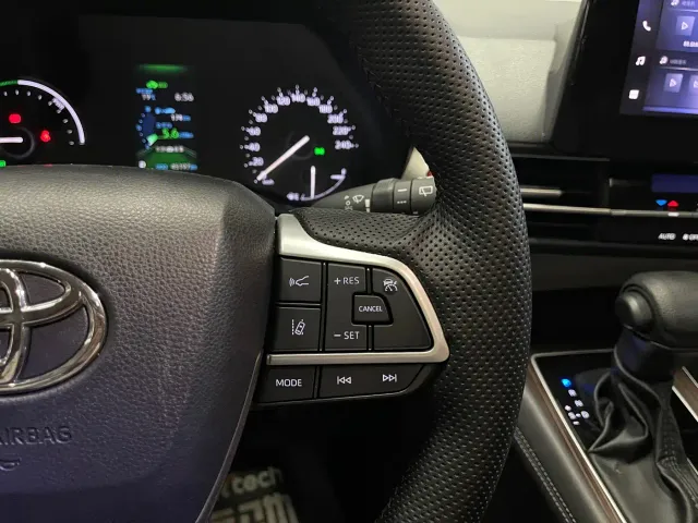 Toyota Granvia — Фото автомобиля 17
