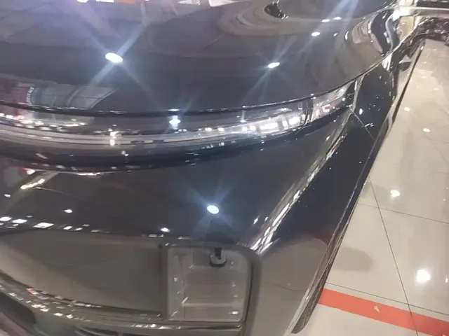 Li Auto L7 — Фото автомобиля 23