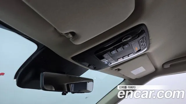 Kia Carnival — Фото автомобиля 25