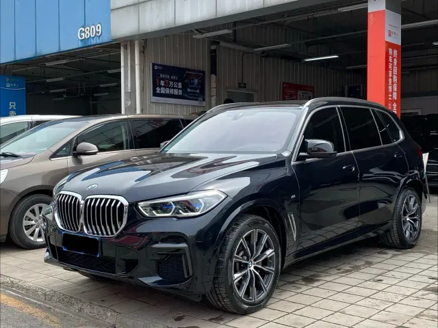 Фотография автомобиля — BMW X5