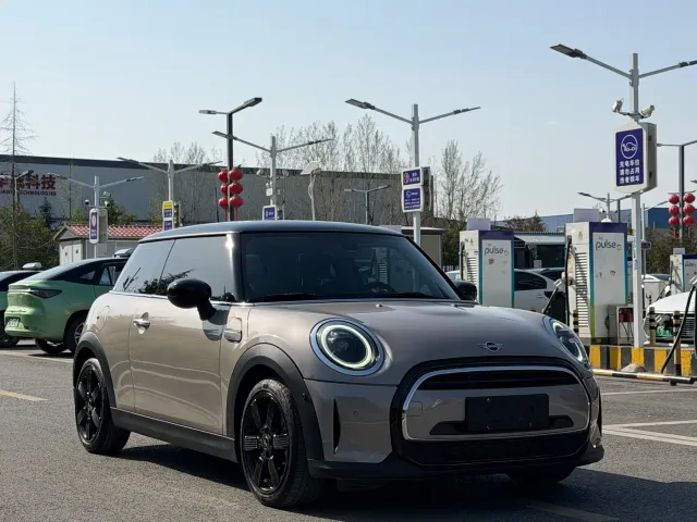MINI Hatch — Фото автомобиля 3