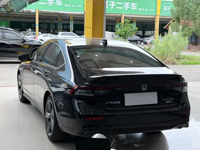 Honda Accord — Фото автомобиля 12
