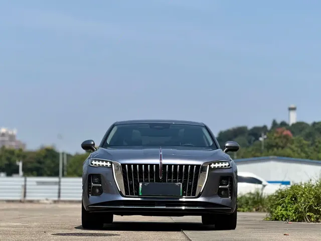 Hongqi H5 PHEV — Фото автомобиля 2