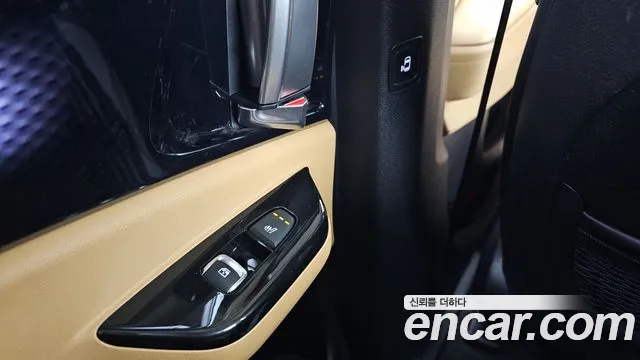 Kia Canival — Фото автомобиля 18
