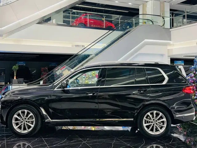 BMW X7 — Фото автомобиля 3