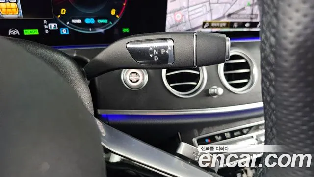 Mercedes-Benz E-Class — Фото автомобиля 8