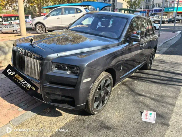 Фотография автомобиля — Rolls-Royce Cullinan
