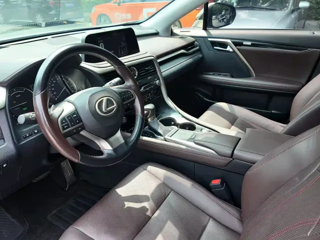 Lexus RX — Фото автомобиля 6