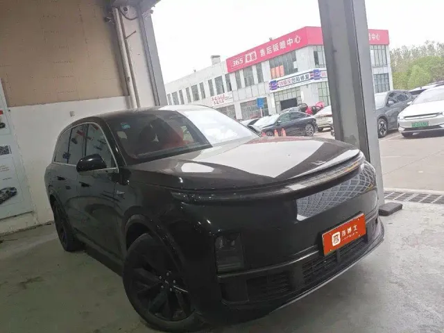 Li Auto L8 — Фото автомобиля 2