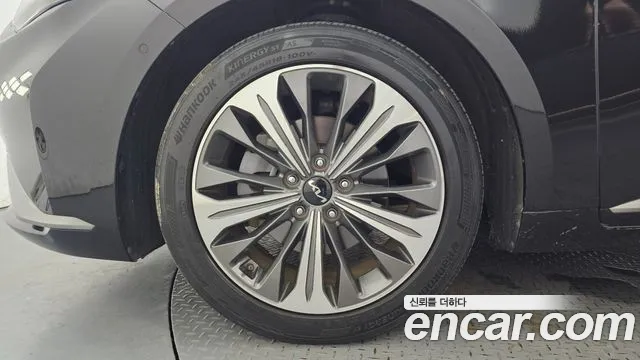 Kia K8 Signature — Фото автомобиля 5