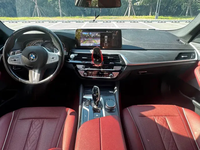 BMW 5 Series — Фото автомобиля 5