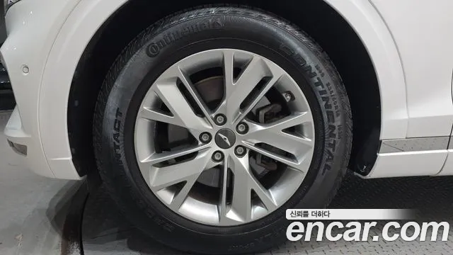 Genesis GV70 2.5T Бензин 2WD — Фото автомобиля 5