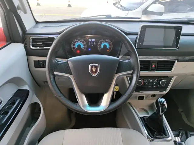 Jinbei New Hiace S — Фото автомобиля 10