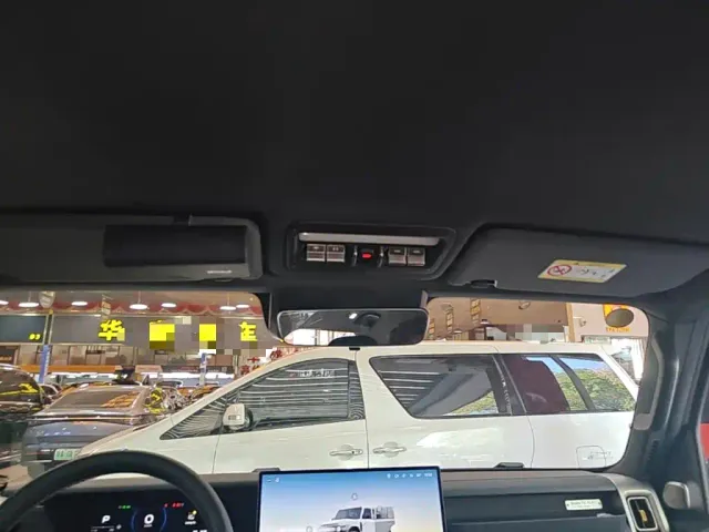 iCAR V23 — Фото автомобиля 17