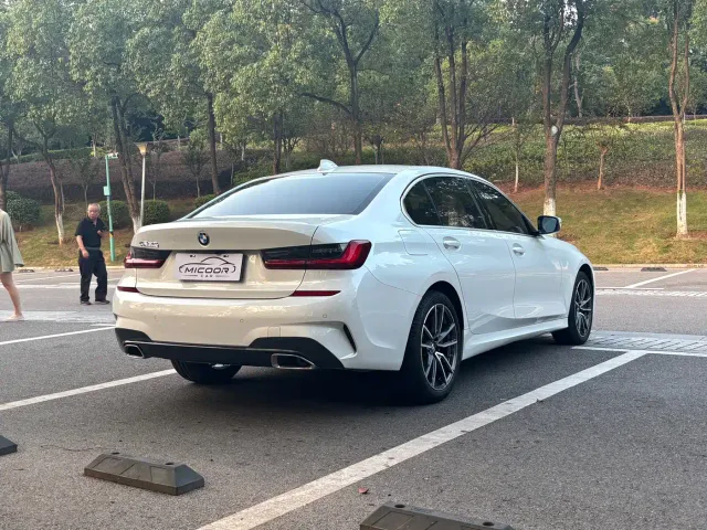 BMW 3 Series — Фото автомобиля 23
