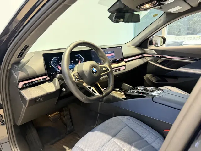 BMW 5 Series — Фото автомобиля 5
