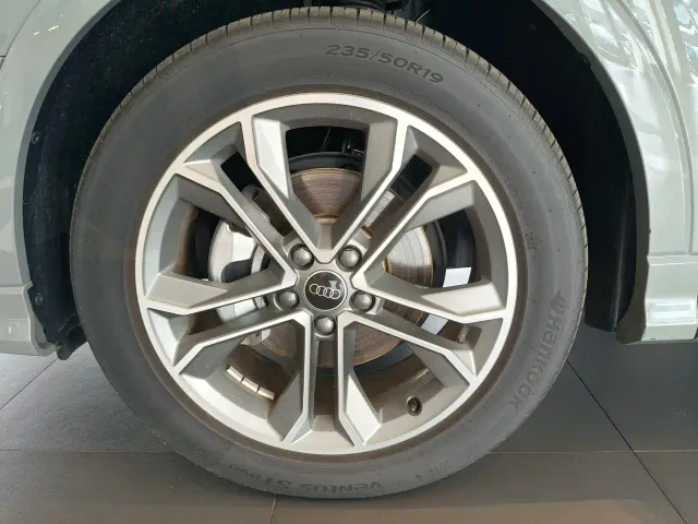 Audi Q3 — Фото автомобиля 5