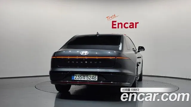Hyundai Grandeur GN7 — Фото автомобиля 4
