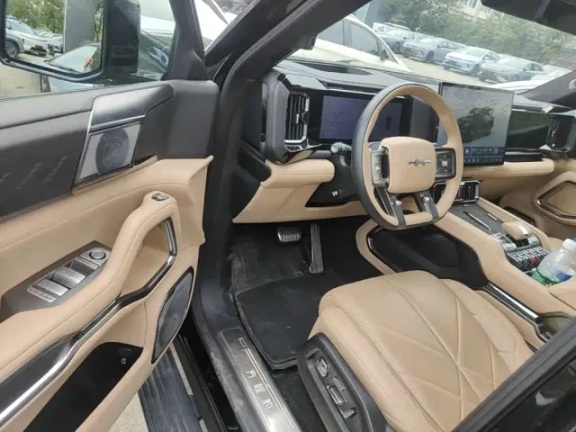 BYD FangChengBao Leopard 8 — Фото автомобиля 15
