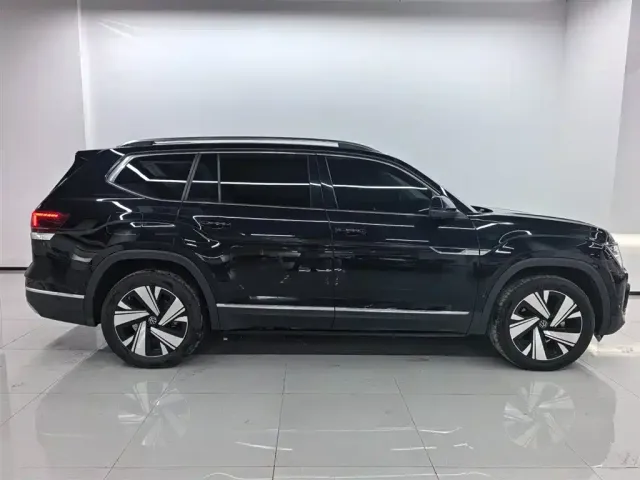Volkswagen Teramont 2024 380TSI 4WD Dragon Glory Edition — Фото автомобиля 4