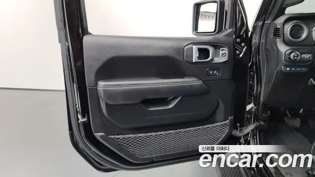 Jeep Wrangler JL — Фото автомобиля 24