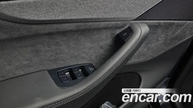 Tesla Model Y — Фото автомобиля 29