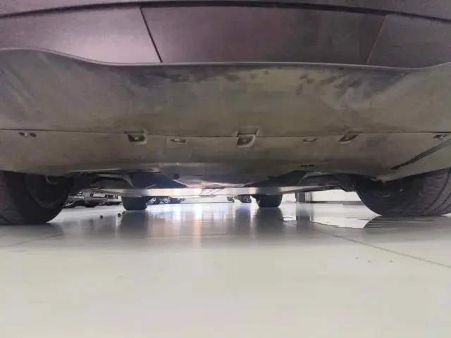Tesla Model Y — Фото автомобиля 9
