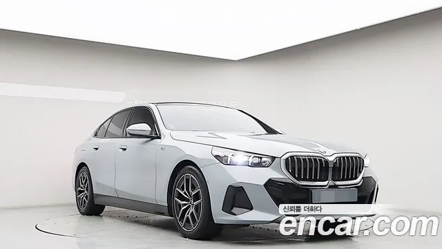 BMW 5 Series G60 — Фото автомобиля 3