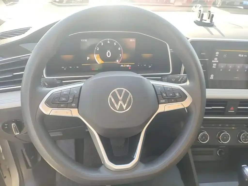 Volkswagen Tiguan L 2022 330TSI Automatic 2WD Comfort Edition — Фото автомобиля 6