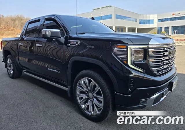 Фотография автомобиля — GMC Sierra