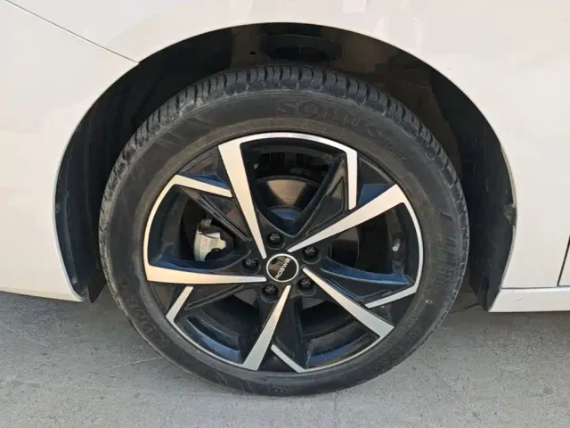 Roewe i5 — Фото автомобиля 22