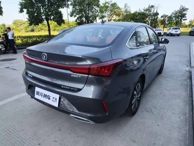 Changan Eado — Фото автомобиля 9