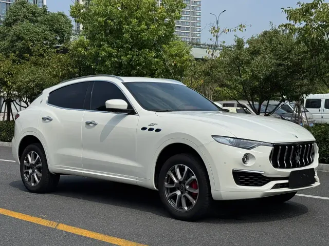 Maserati Levante — Фото автомобиля 3
