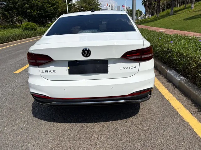Volkswagen Lavida — Фото автомобиля 15