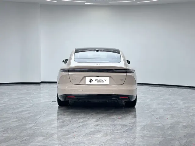 Nio ET5 — Фото автомобиля 6