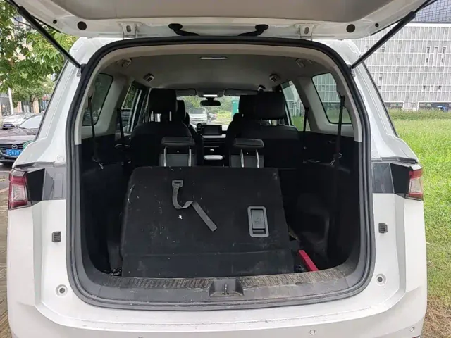 Wuling Jiachen — Фото автомобиля 18