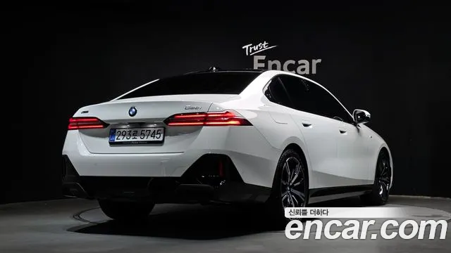 BMW 5-Series 5 серия (G60) 530i xDrive M Sport — Фото автомобиля 2