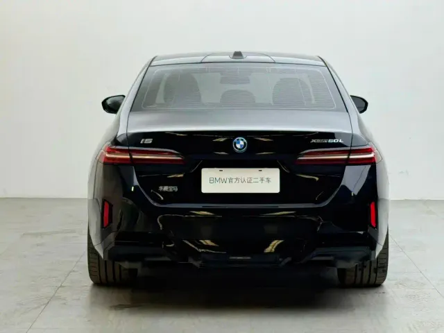 BMW i5 — Фото автомобиля 5