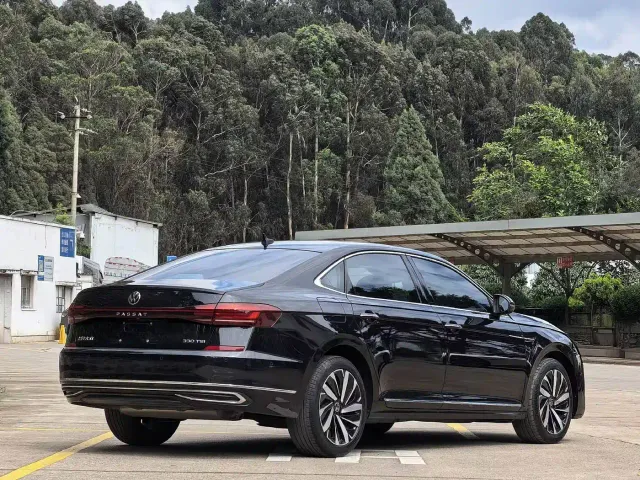 Volkswagen Passat — Фото автомобиля 7