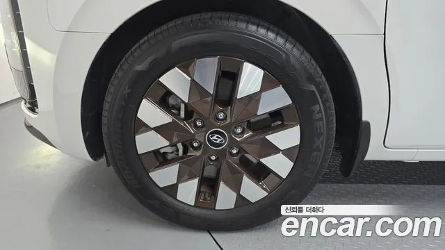 Hyundai Staria Staria 2WD автодом — Фото автомобиля 5