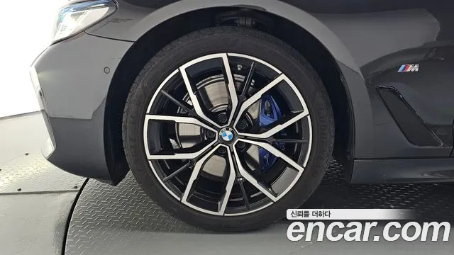 BMW 5 Series G30 — Фото автомобиля 5