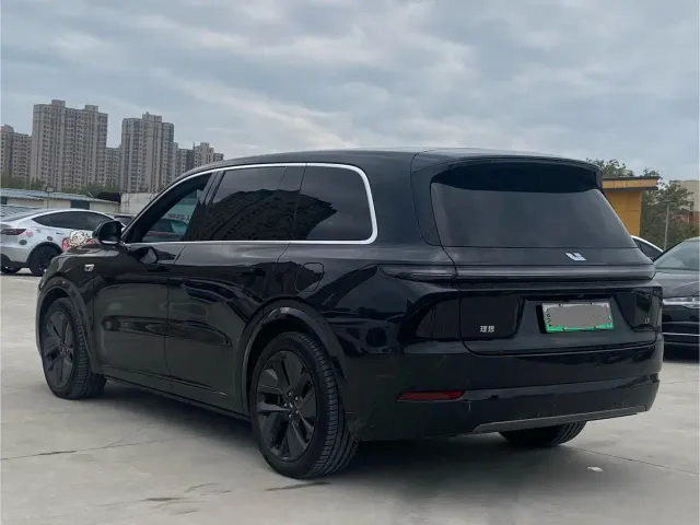 Li Auto L9 — Фото автомобиля 17