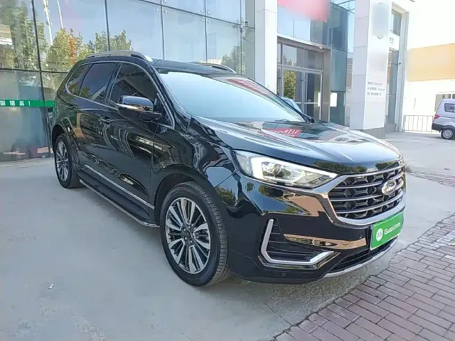 Ford Edge — Фото автомобиля 3