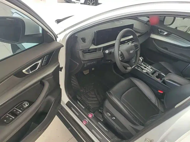 Chery Tiggo 8 PLUS — Фото автомобиля 15