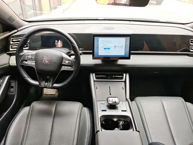 BYD Qin L — Фото автомобиля 9
