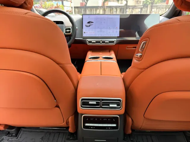 Li Auto L7 — Фото автомобиля 15