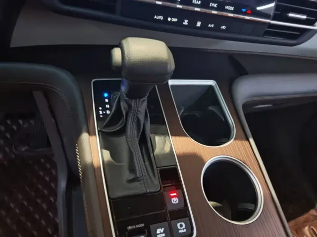 Toyota Sienna — Фото автомобиля 13
