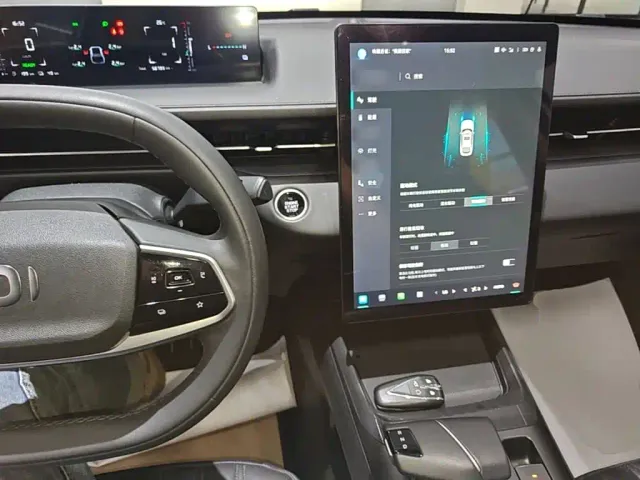 Changan Qiyuan A05 — Фото автомобиля 9