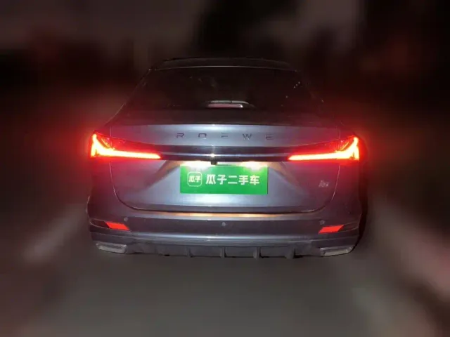 Roewe i5 — Фото автомобиля 7