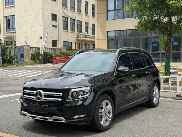 Фотография автомобиля — Mercedes-Benz GLB-Class